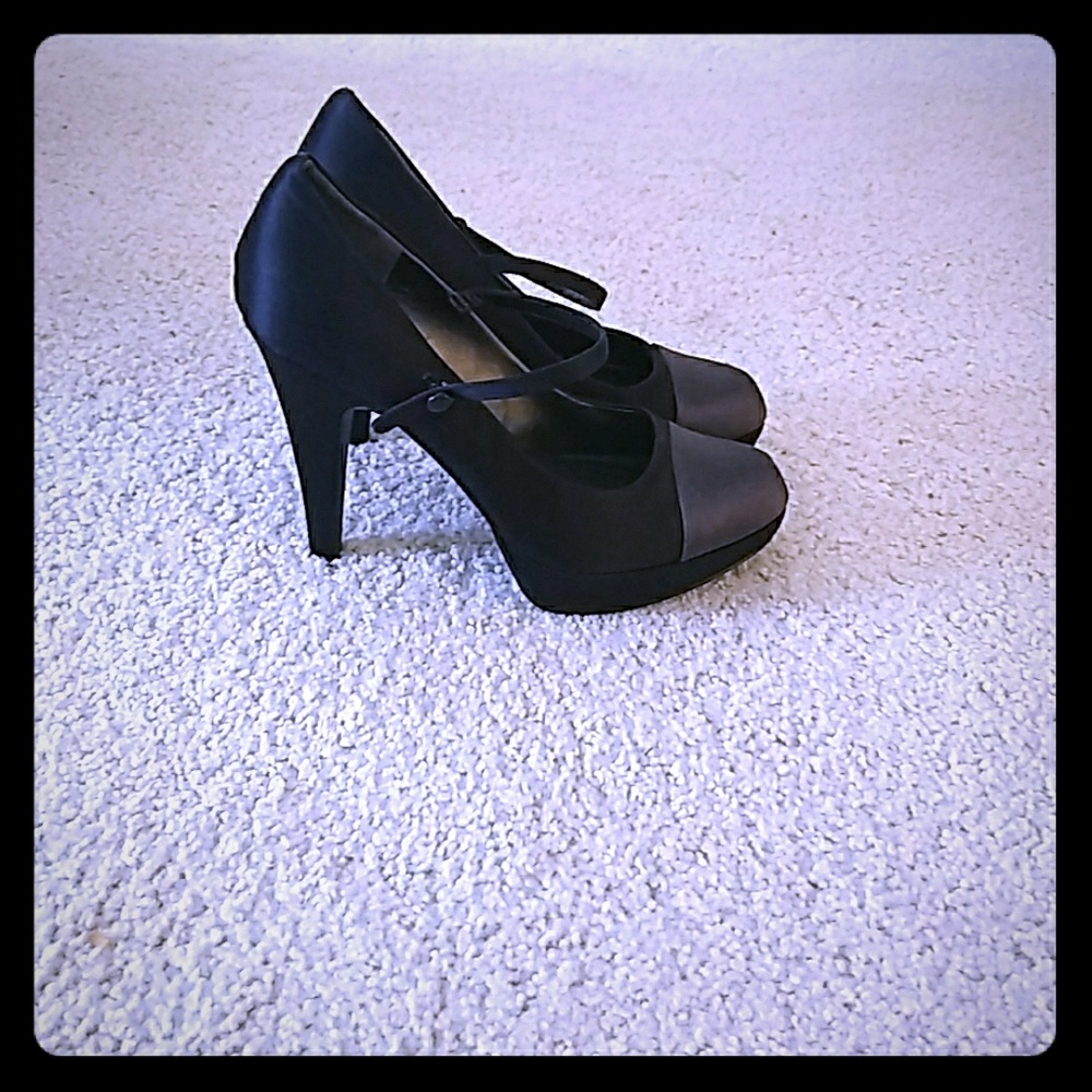 Black Nine West Size 7 heels